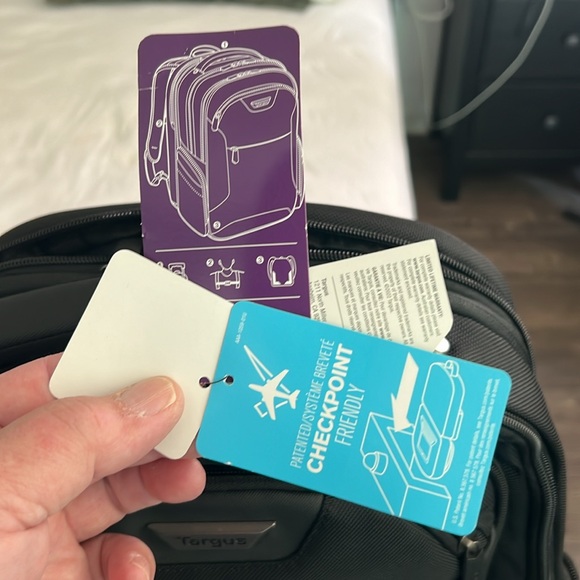 Targus corporate traveler 28L holds 15.6” laptop with safety bumpers for laptop. - Picture 1 of 9